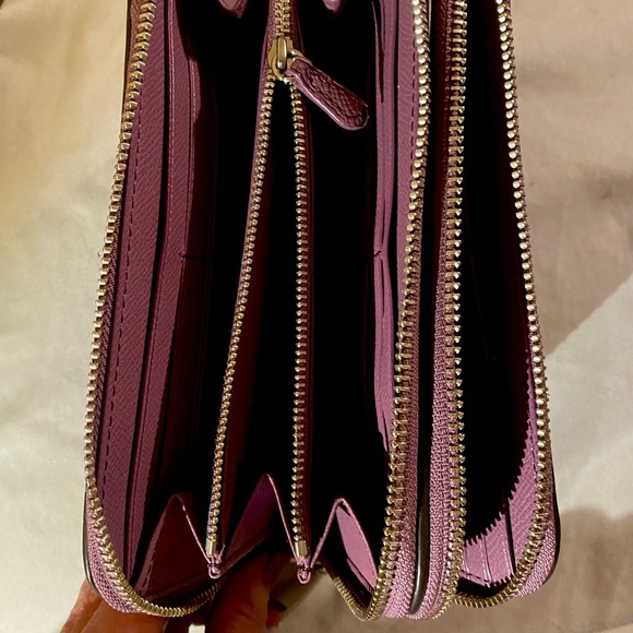 Coach wristlet - Picture 6 of 7